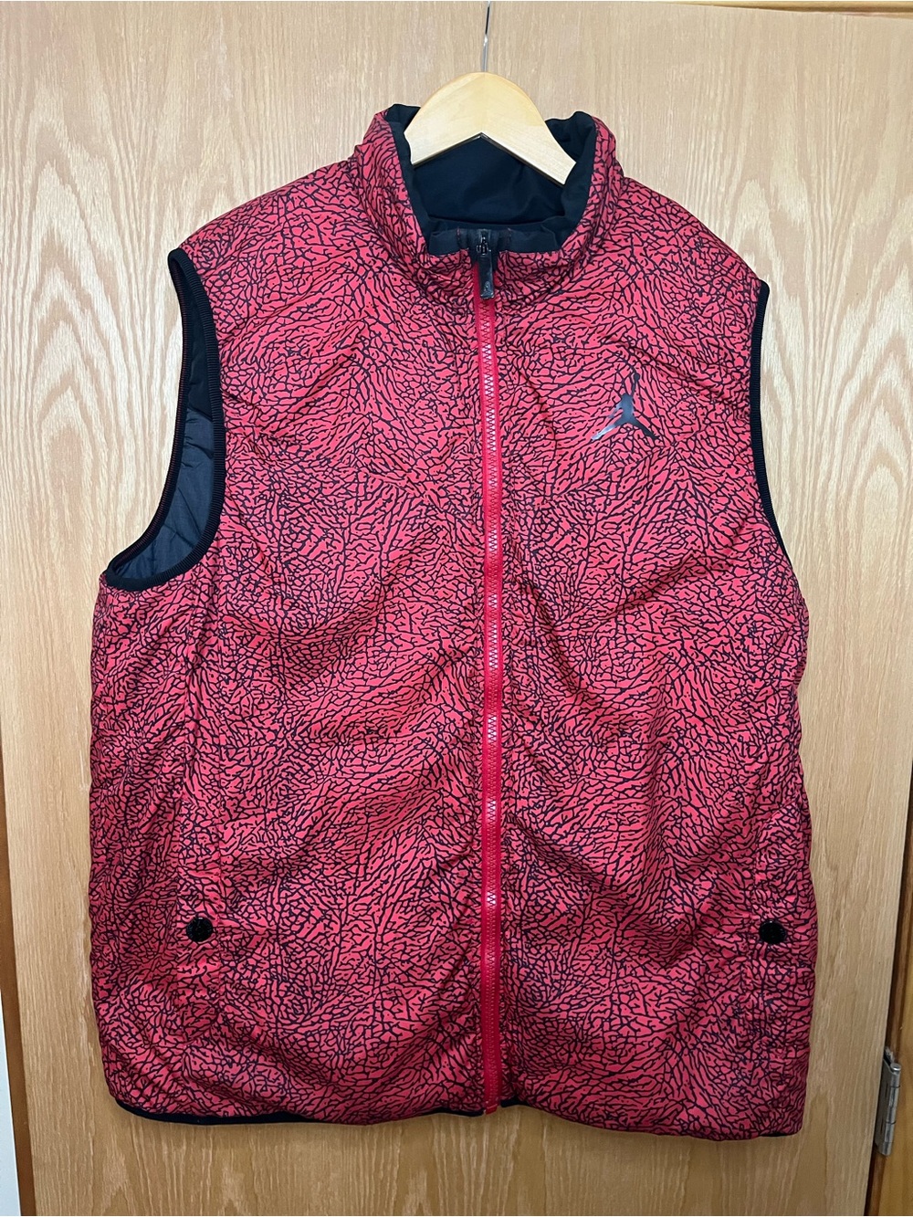 JORDAN RETRO 3 ELEPHANT PUFFER VEST RED BLACK MENS XL